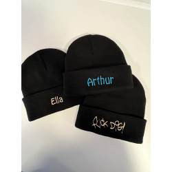 Akryl strikhue med navn